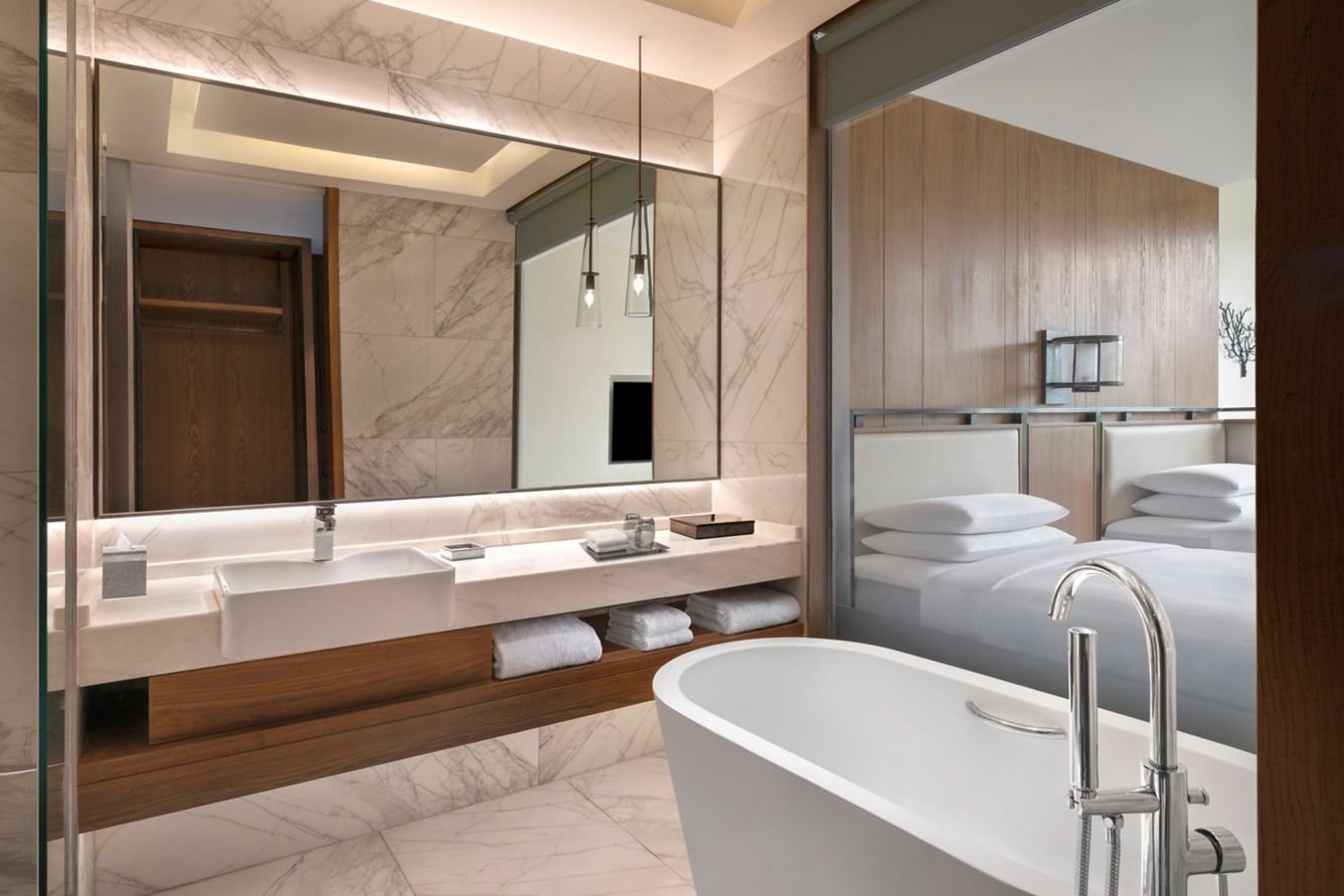 mc-delmo-deluxe-twin-bath-39383_Classic-Hor